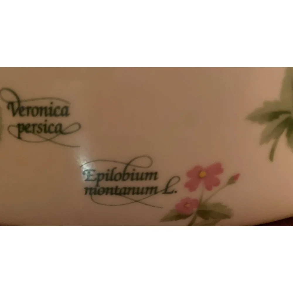 Anchor  Ovenware  1.5 quart oval casserole and lid   